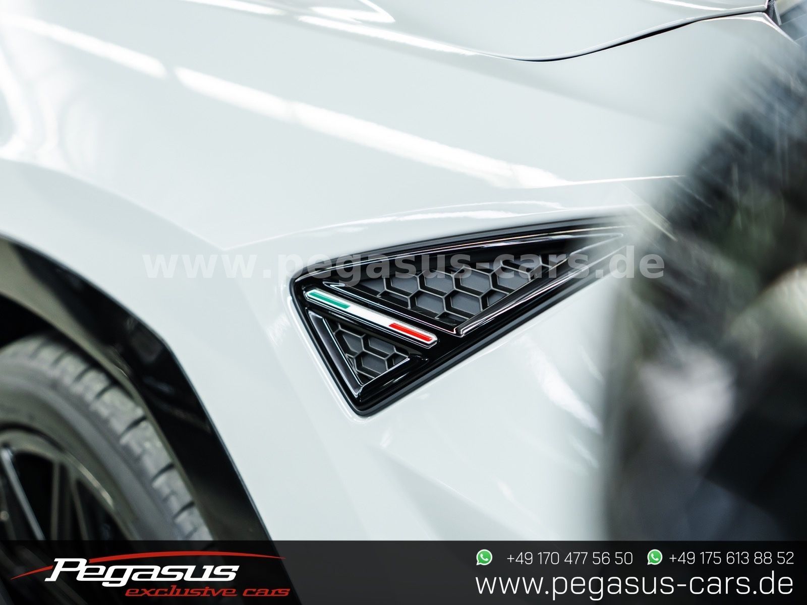 LAMBORGHINI Urus - 17