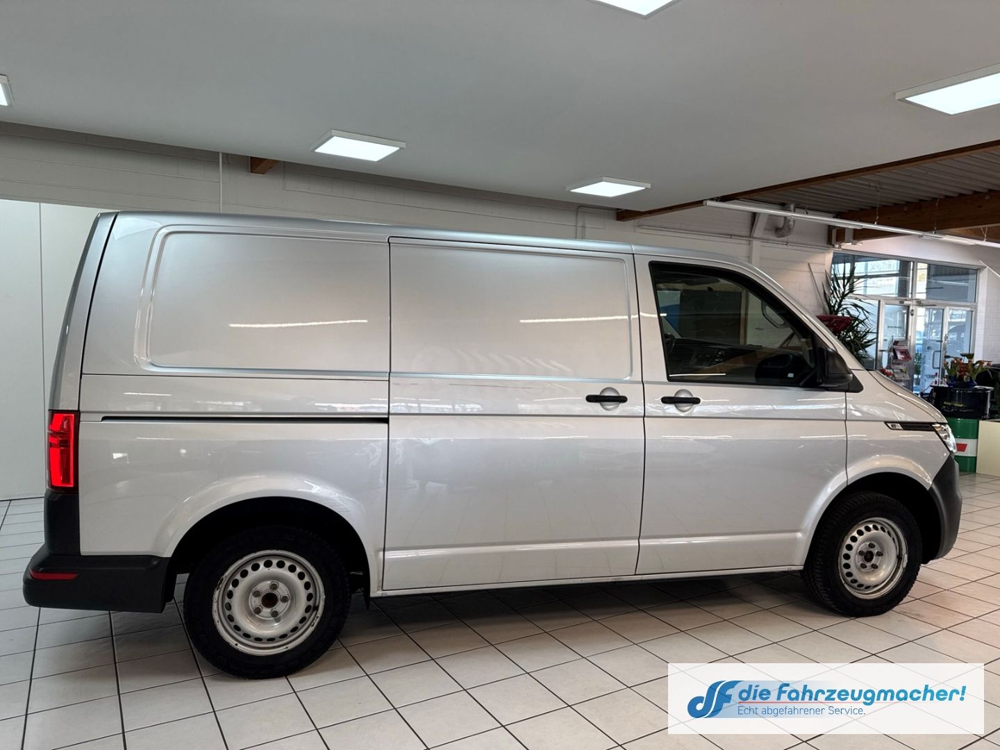 Fahrzeugabbildung Volkswagen T6.1 Transporter Kasten FWD Navi LED ACC Apple C