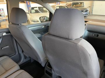 Volkswagen Touran Conceptline *KLIMA*TEMPOMAT*SZHZ*
