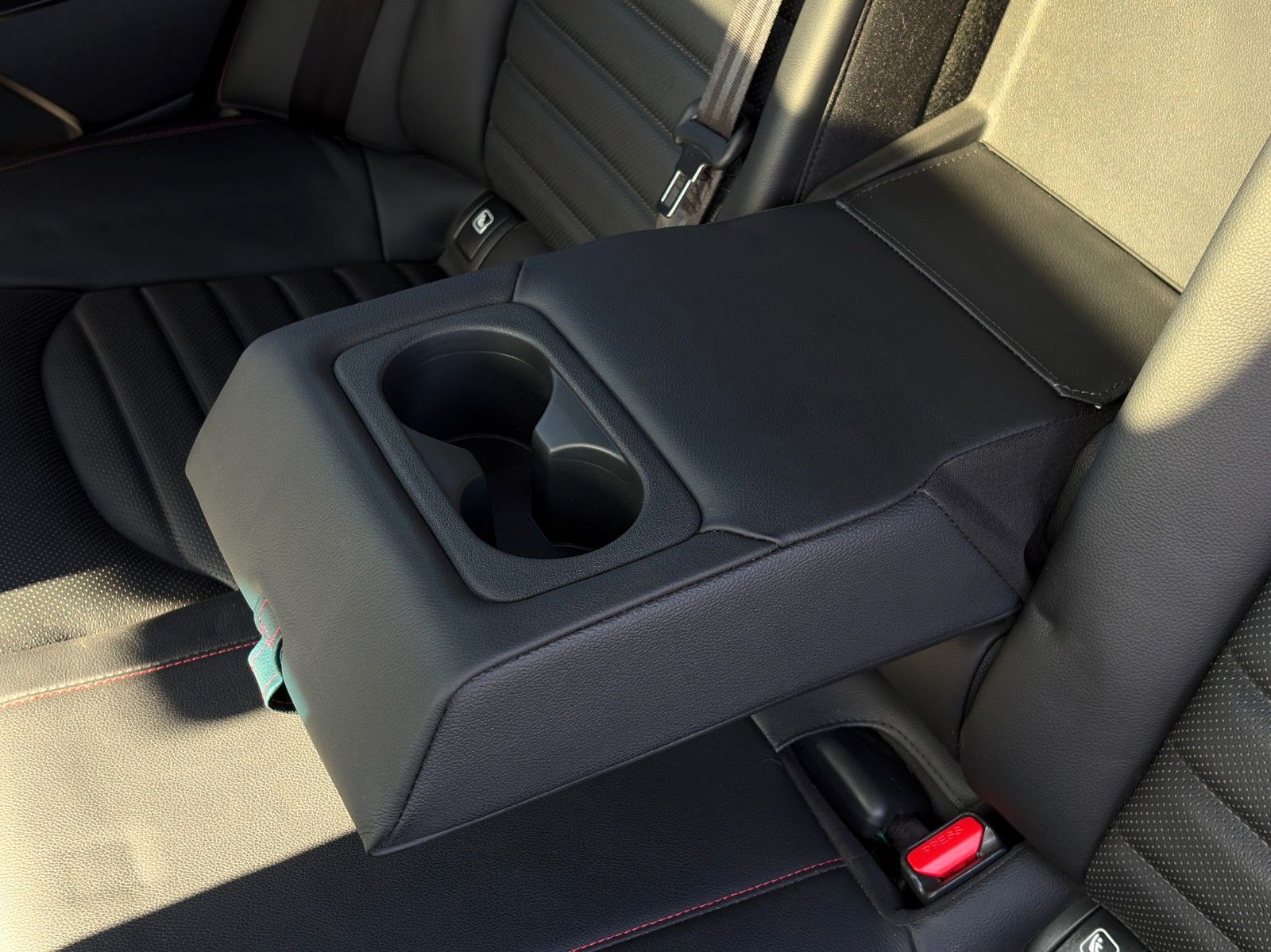 Fahrzeugabbildung Kia Optima SW 1,6 T-GDI DCT GT Pano H&K ACC SHZ LHZ