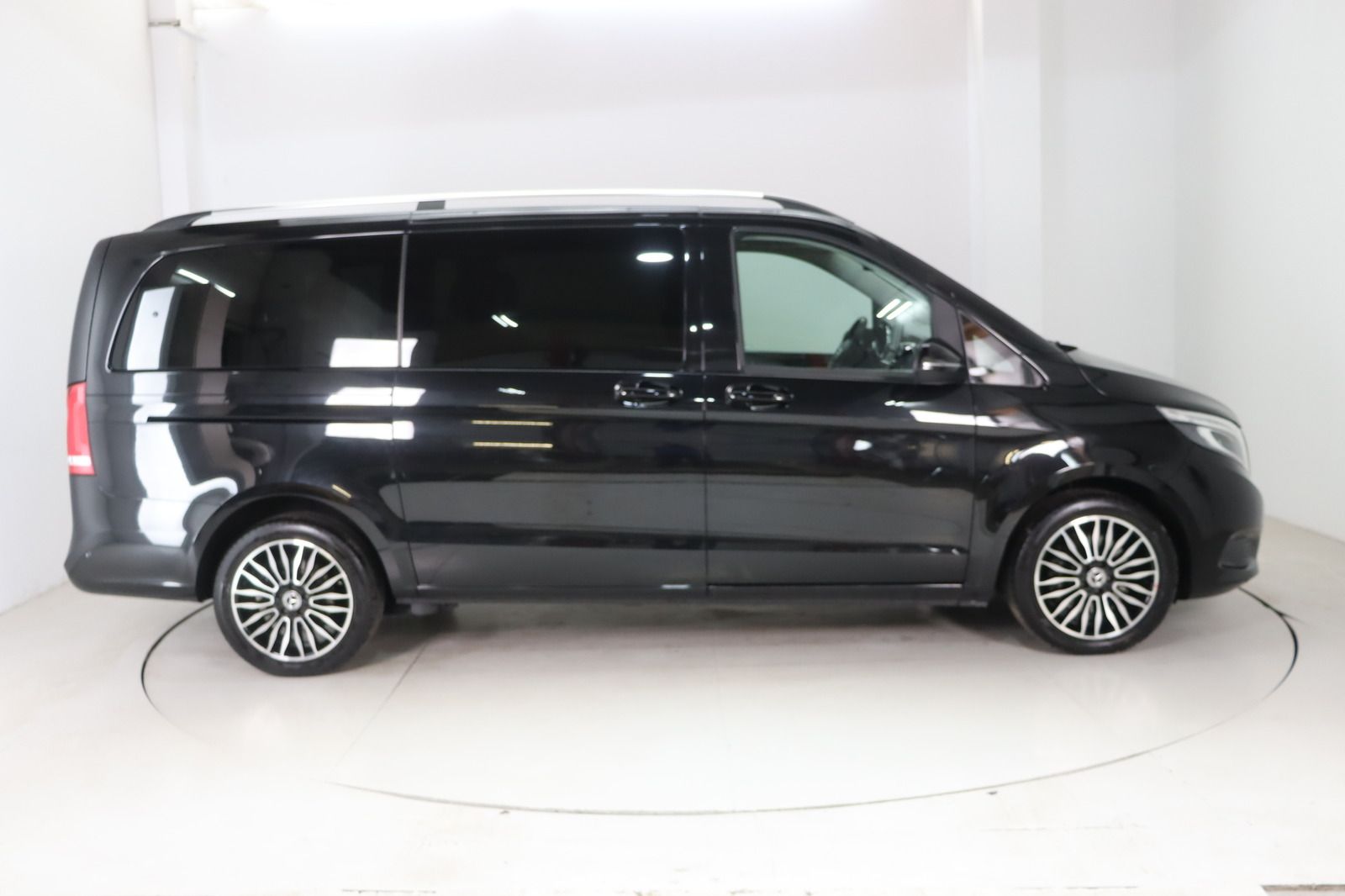 Fahrzeugabbildung Mercedes-Benz V 220 CDI/d EDITION lang * 7-Sitze * LED * ILS