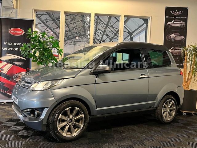 Aixam Crossover XXL Kofferraum Mopedauto Microcar 45KM