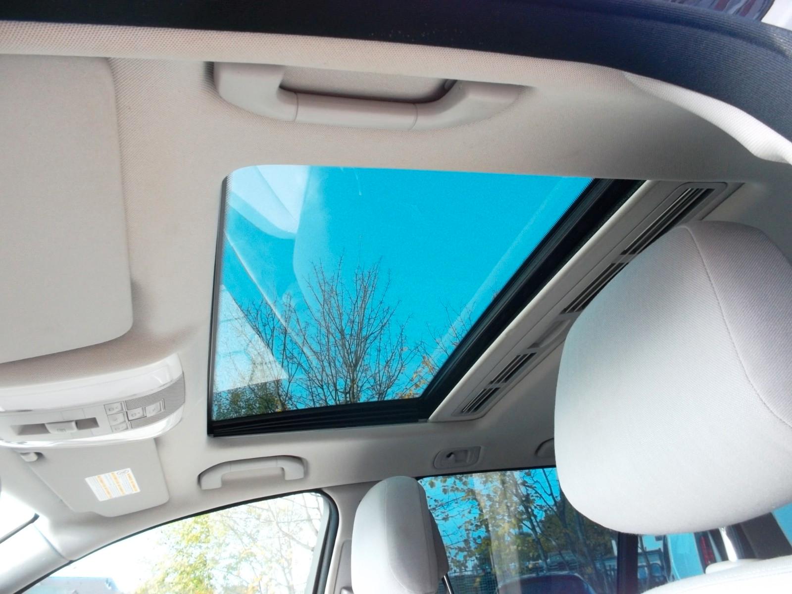 Mercedes-Benz C200 2009 — photo 15