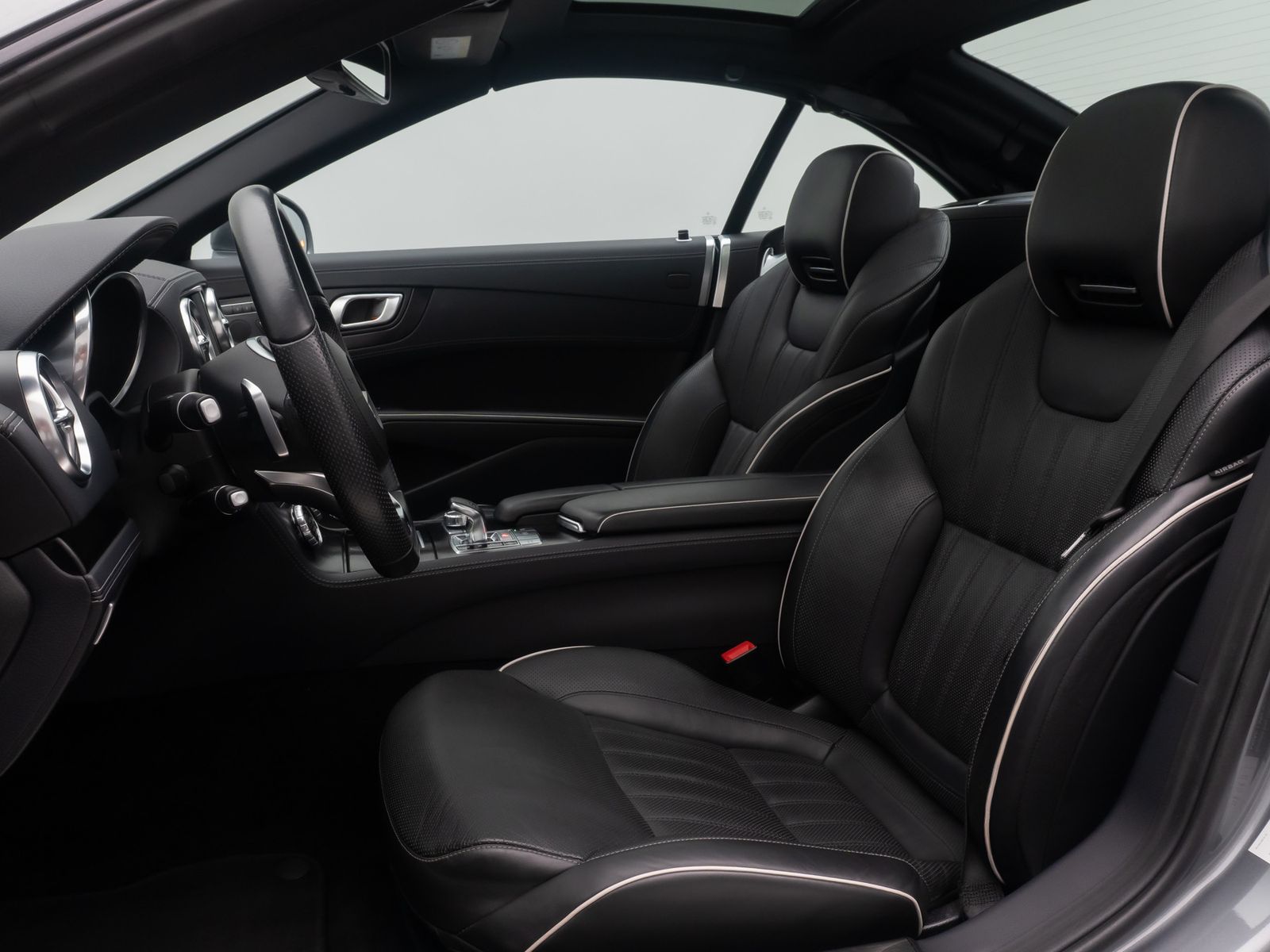 Fahrzeugabbildung Mercedes-Benz SL 400 AMG ACC Kamera H/K Komfort DAB FahrAssist