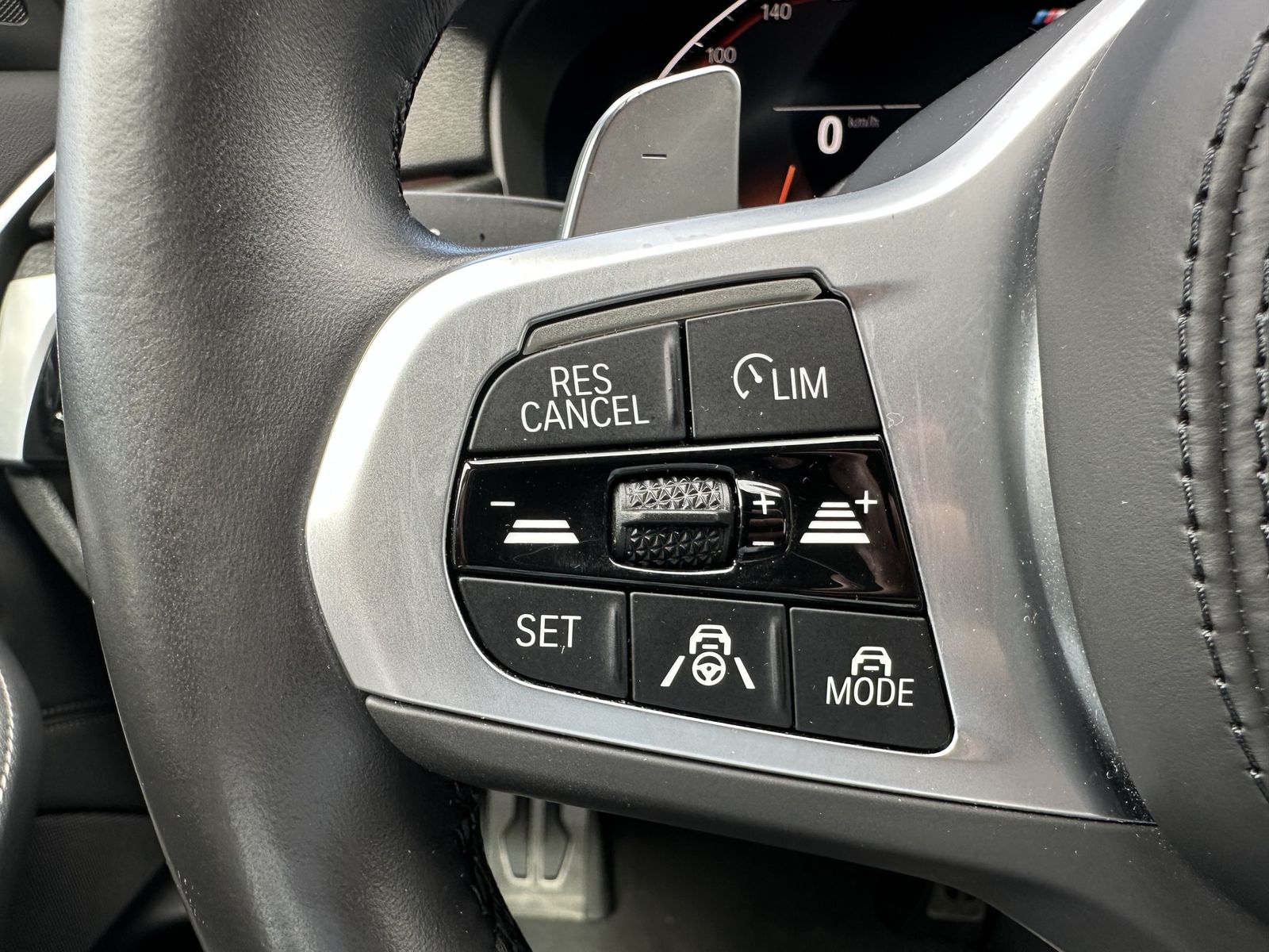 Fahrzeugabbildung BMW 520d M-Sport NAV+LED+ACC+SHZ+VCOCK+LEDER+KEYLESS