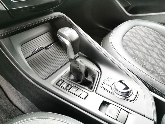 BMW X1 xDrive 20 i xLine Navi LED PDC 1-Hand