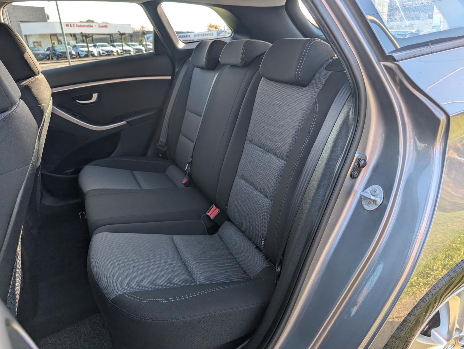 Hyundai i30 2014 — photo 23