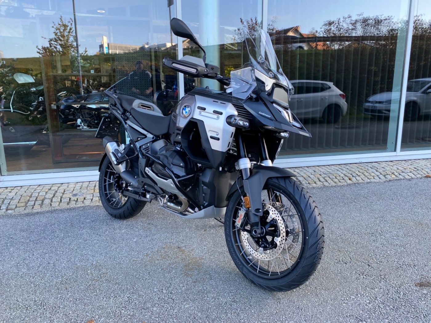 Fahrzeugabbildung BMW R 1300 GS Adventure Triple Black