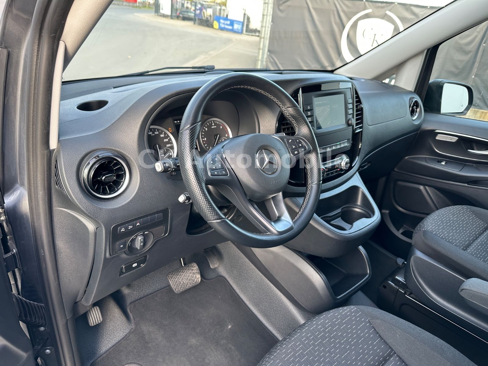 Fahrzeugabbildung Mercedes-Benz Vito 124 Mixto 4x4 lang/5Sitze/Navi/LED/Kam./AHK