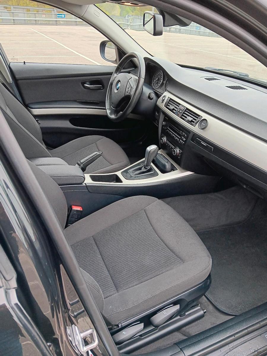 BMW  2012 — photo 6