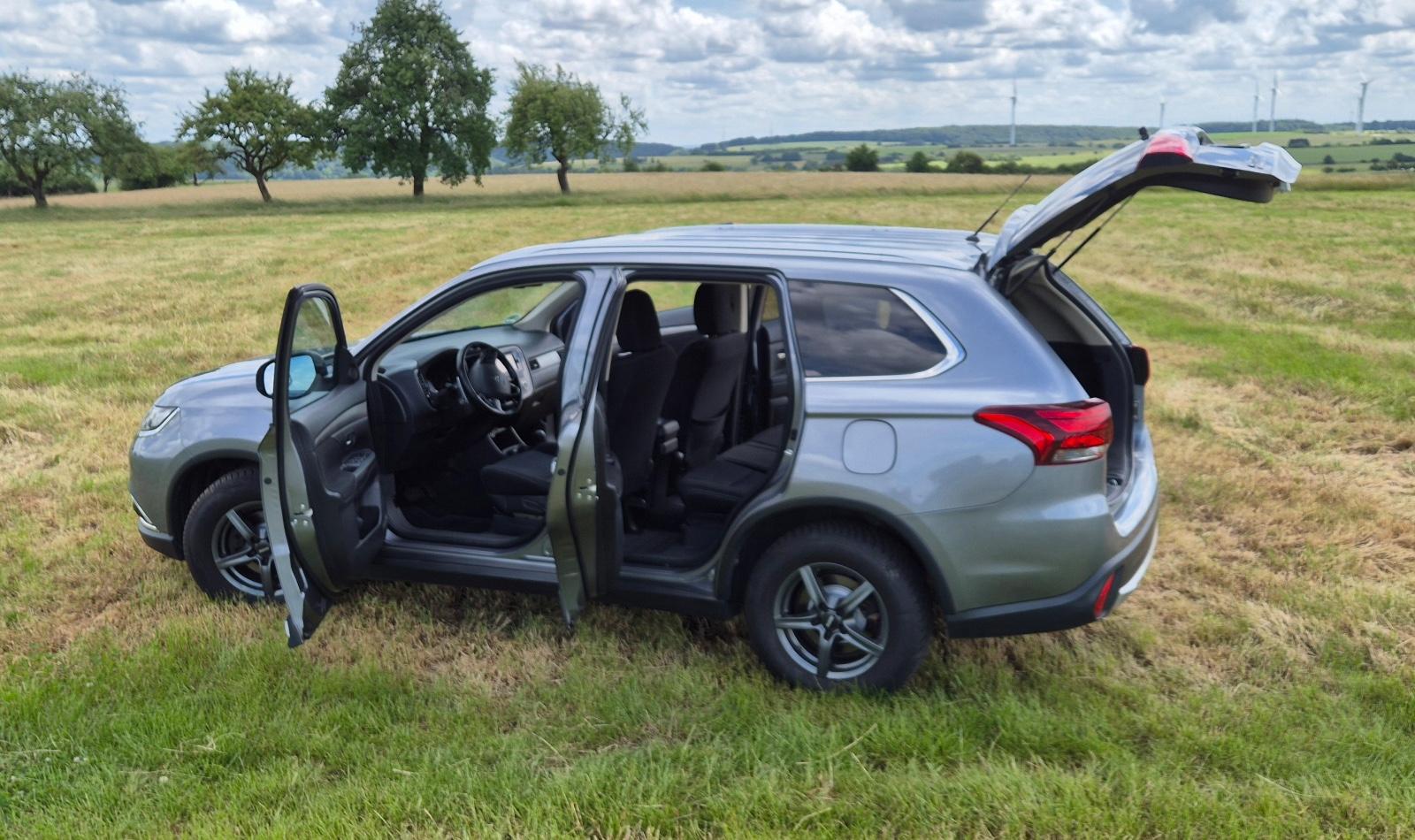 Mitsubishi Outlander 2.0 MIVEC Plus ClearTec 4WD CVT Plus