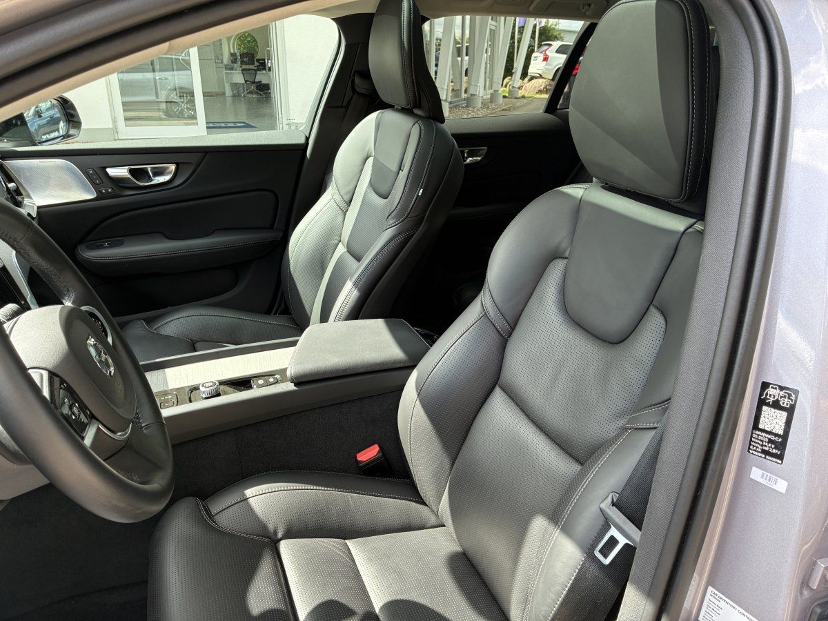 Volvo V60 B4 Ultra Dark *Massage, Head-Up, B&W* foto 8