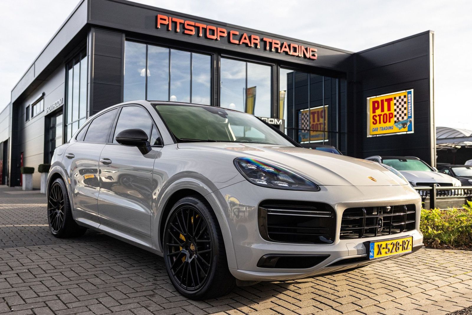Porsche Cayenne Coupé 4.0 Turbo S E-Hybrid, 680 PK, Carb