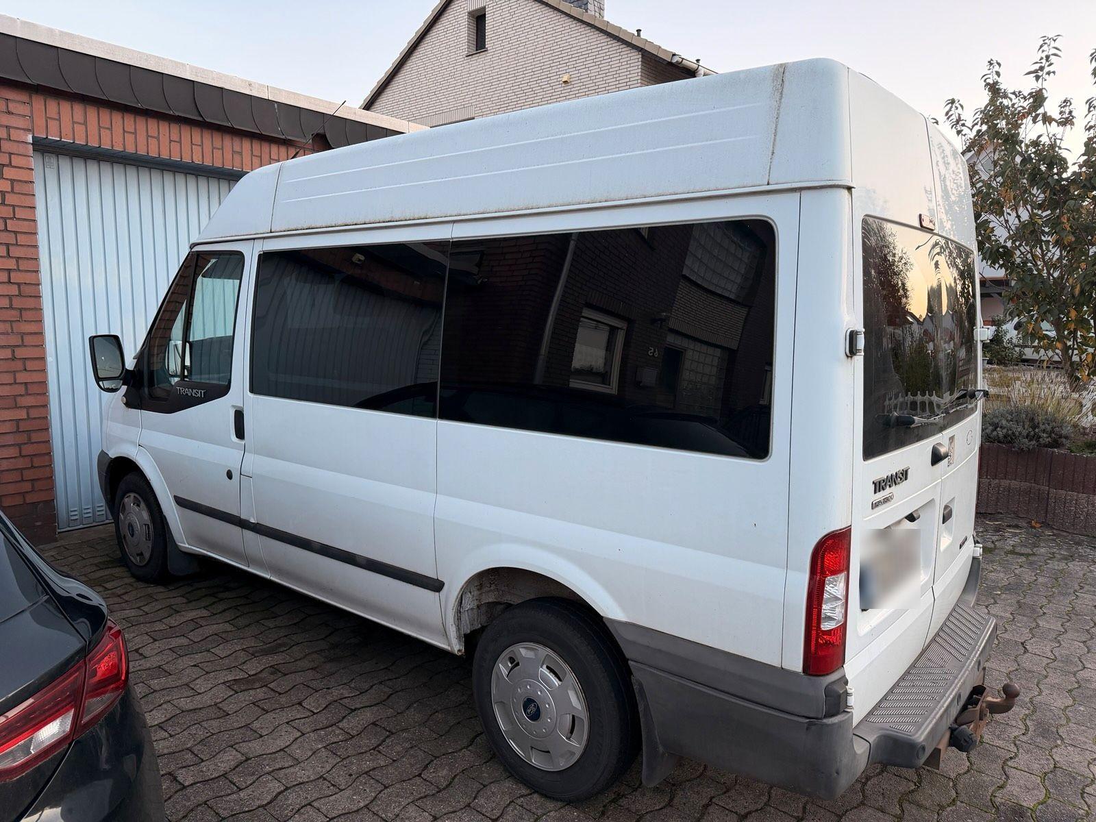 Ford Transit 2012 — interior