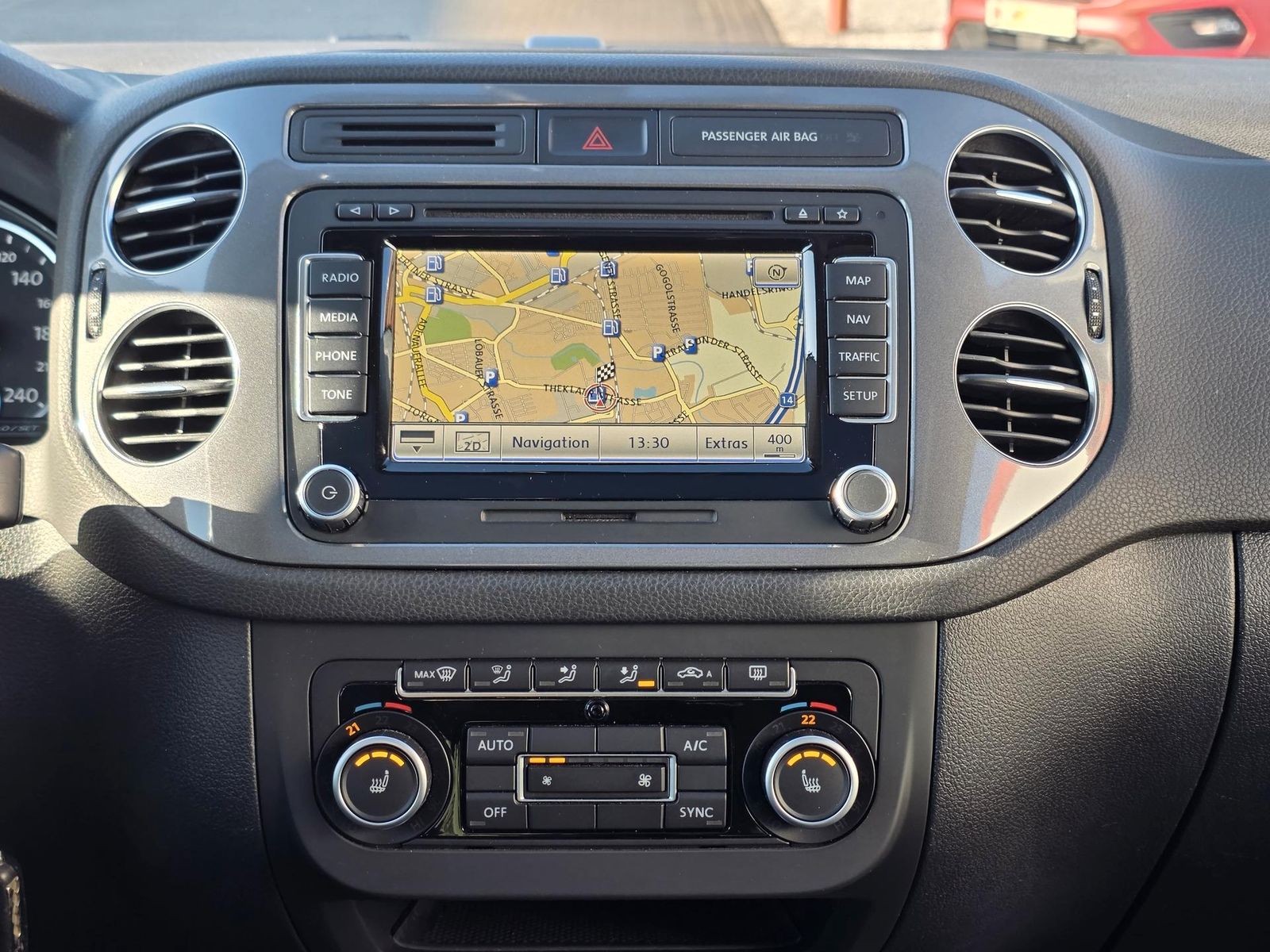 Fahrzeugabbildung Volkswagen Tiguan 2.0 TDI 4x4/Bi-Xenon/Navi/Pano/Ahk