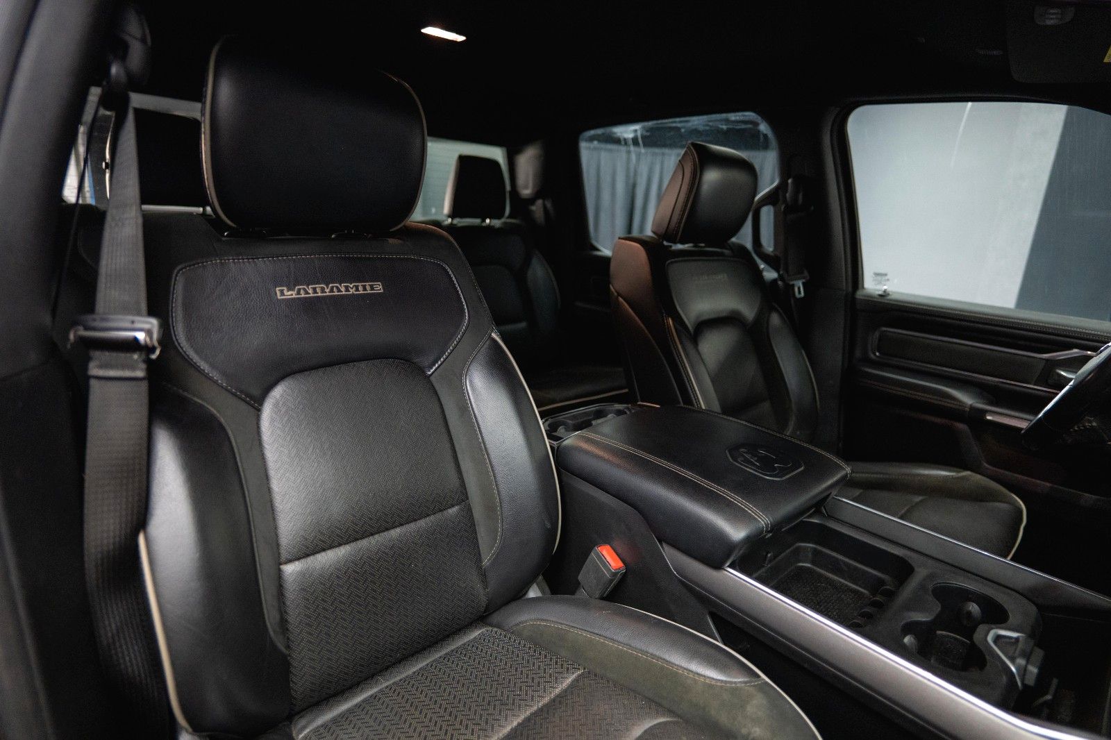 Fahrzeugabbildung Dodge RAM 5.7 V8 HEMI 4x4 NIGHT-Edition LARAMIE Sport