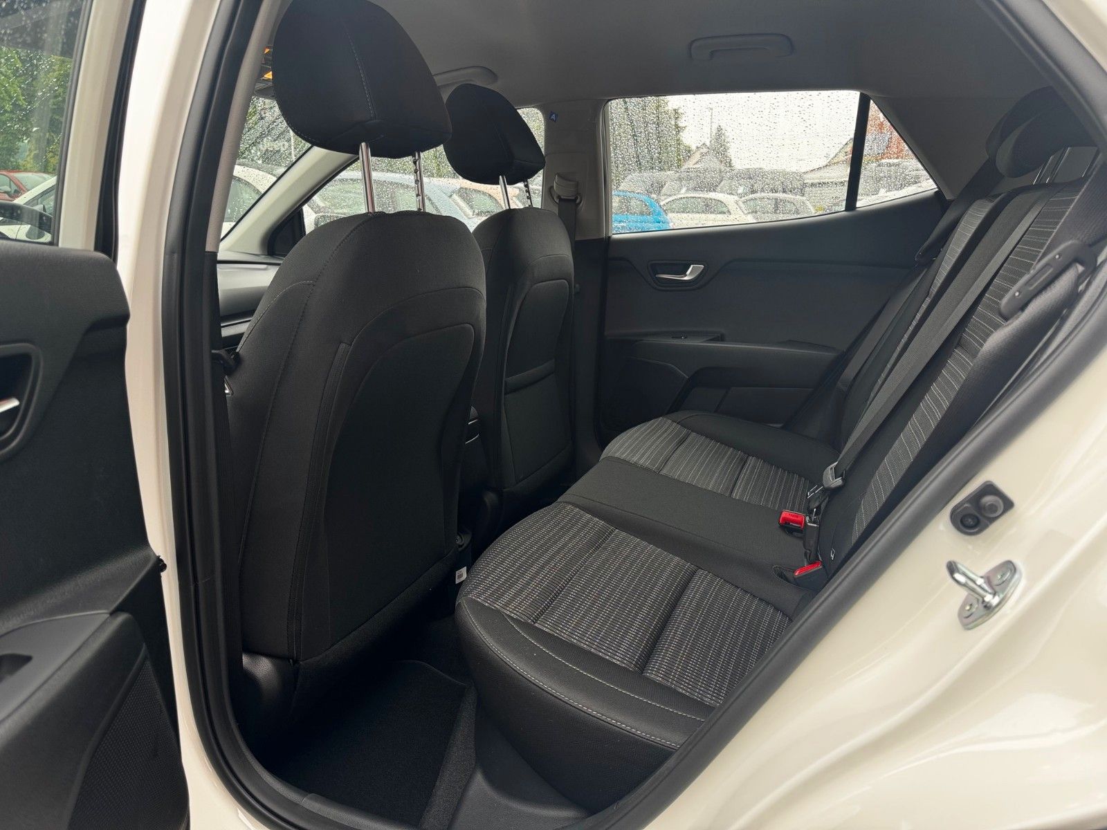 Fahrzeugabbildung Kia Stonic 1.0 T-GDI 100 Vision DCT7 NAVI KAMERA