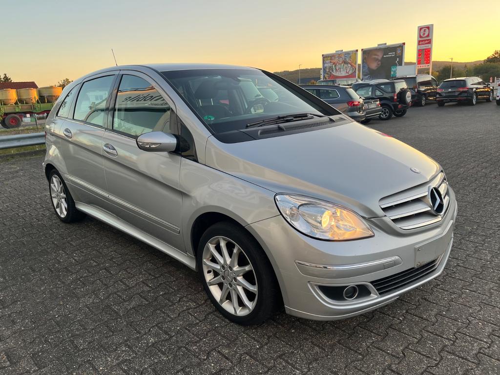 Mercedes-Benz B 200