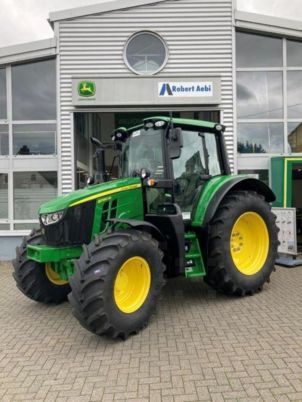 John Deere 6090M