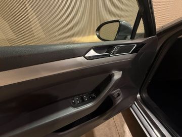 Volkswagen Passat - 9