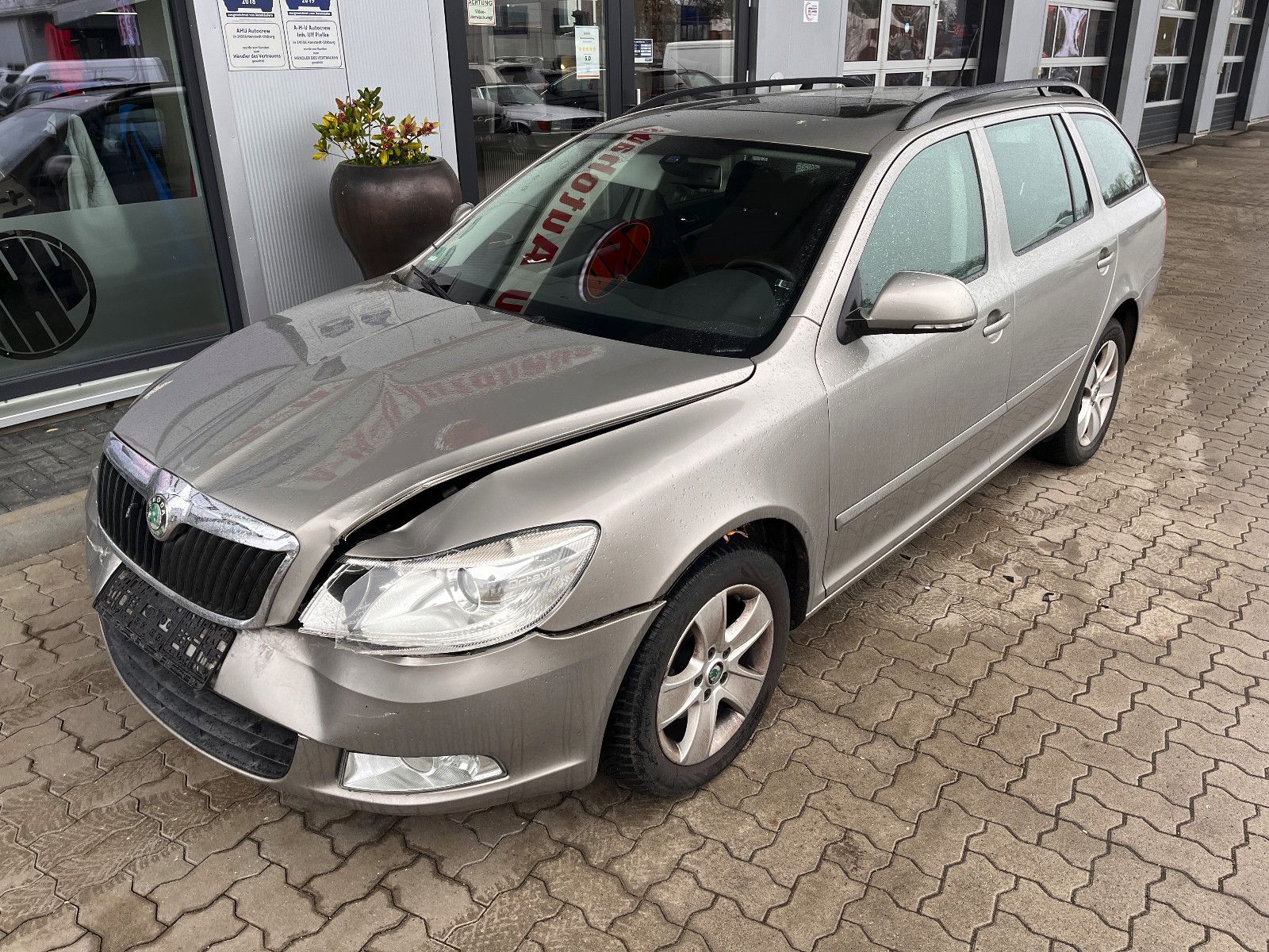 Fahrzeugabbildung SKODA Octavia Combi Elegance