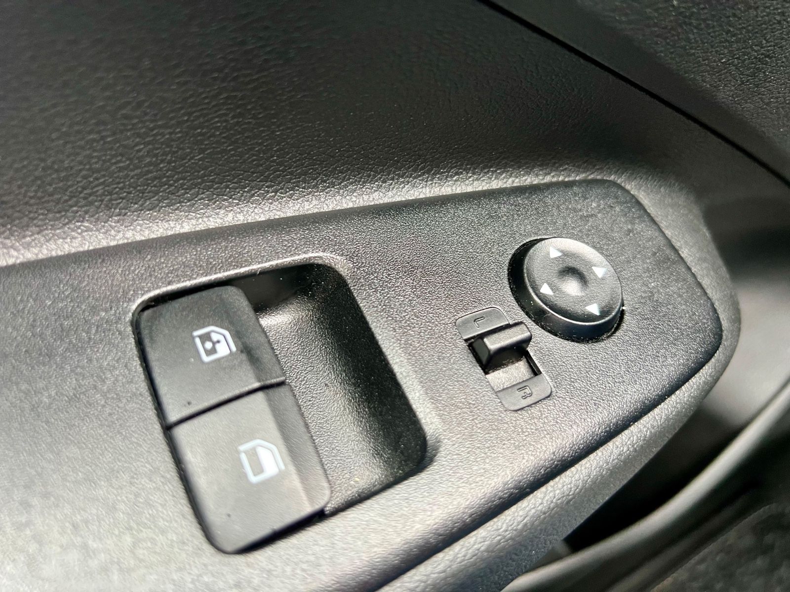 HYUNDAI i10 Trend KLIMA KAMERA NAVI SHZ