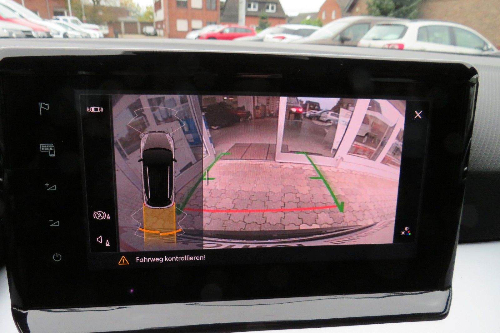 Fahrzeugabbildung SEAT Arona FR DSG NAVI SITZH. KAMERA ACC ASSISTENT-PA