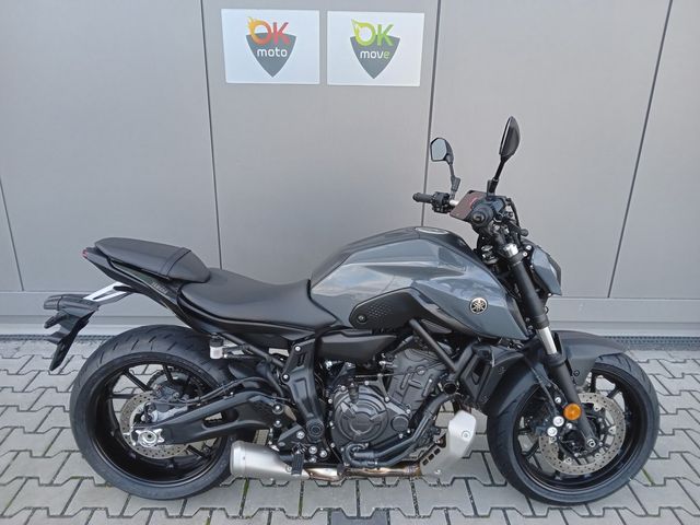 Yamaha MT-07 1. Hand