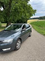 Skoda Rapid 1.4 TDI DSG mit Fahrschulpedale  - Skoda Rapid in München