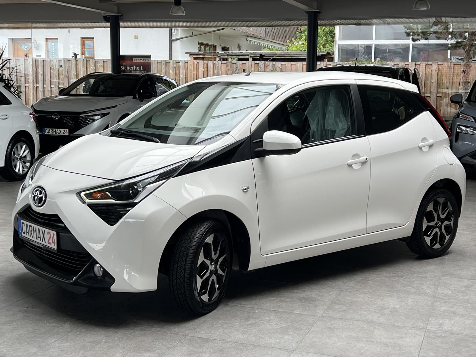 Toyota Aygo x-play connect CarPlay Klima Tempomat Touch