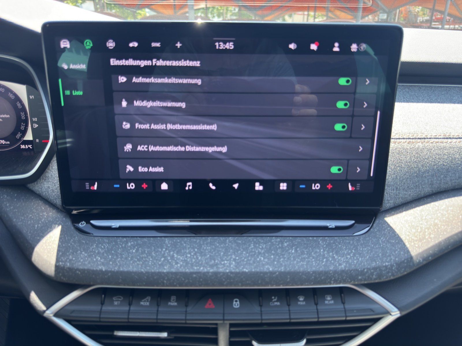 Fahrzeugabbildung SKODA Octavia 2.0 TDI DSG Selection/ACC/HUD/360°CAM/