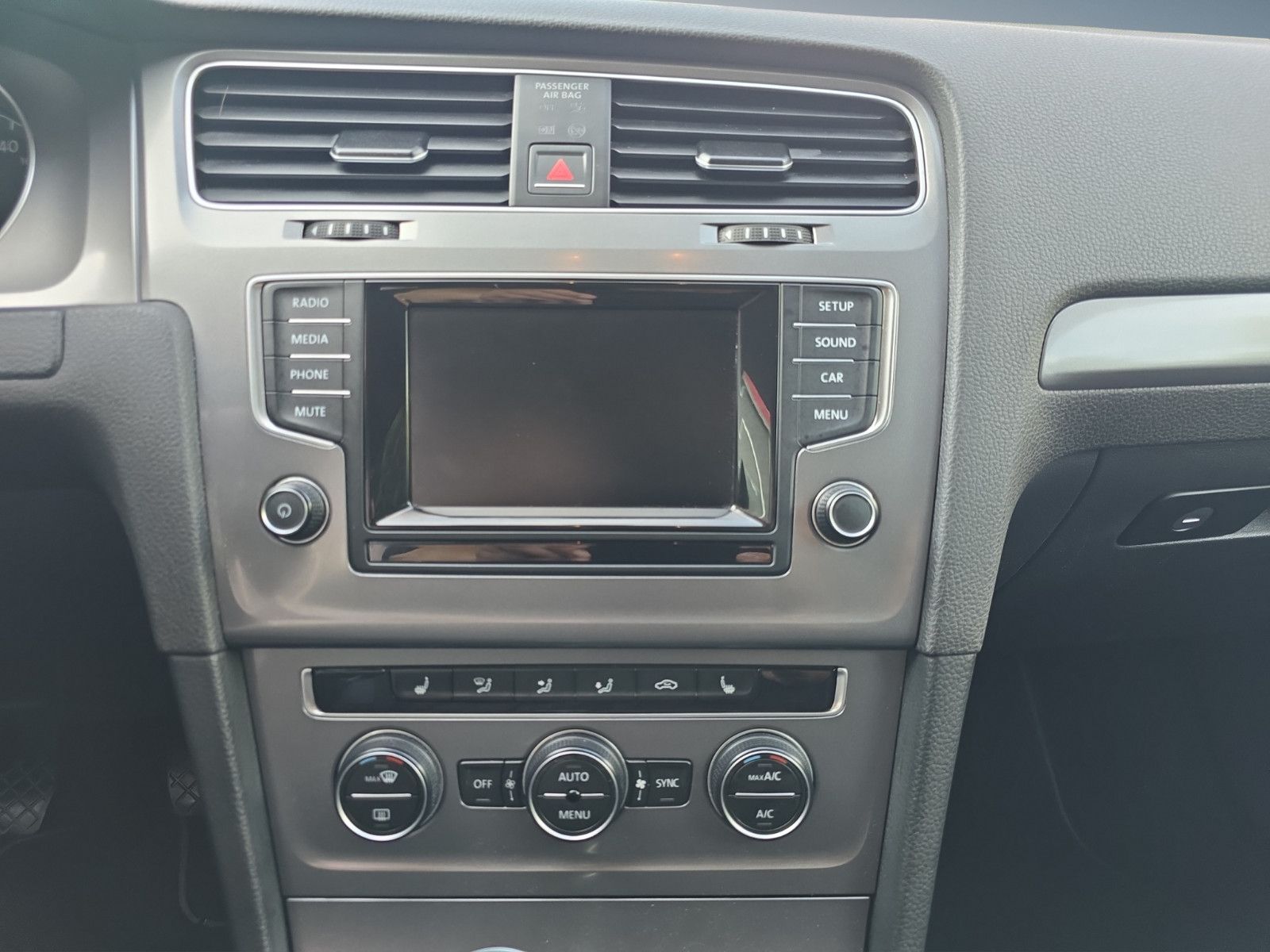 Fahrzeugabbildung Volkswagen Golf VII Trendline BMT/AHK/PDC/KLiMA/SZH
