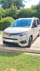 Toyota Proace City 1,2-l-Turbo 96kW L1 Team Deutsch... - Toyota Proace City mit Benzin-Antrieb: Automatik