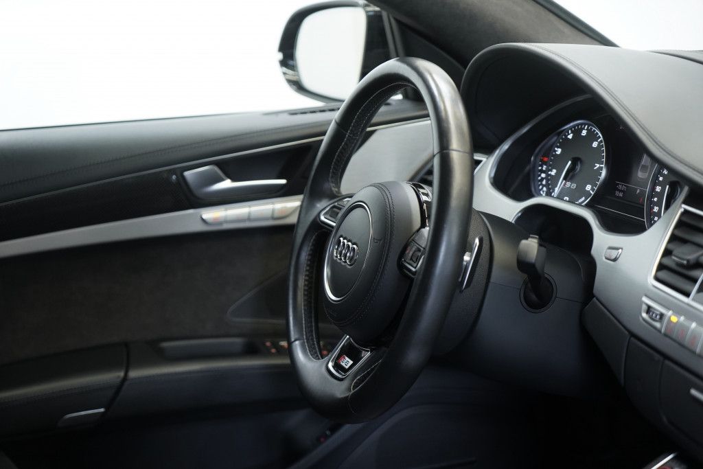 Audi S8