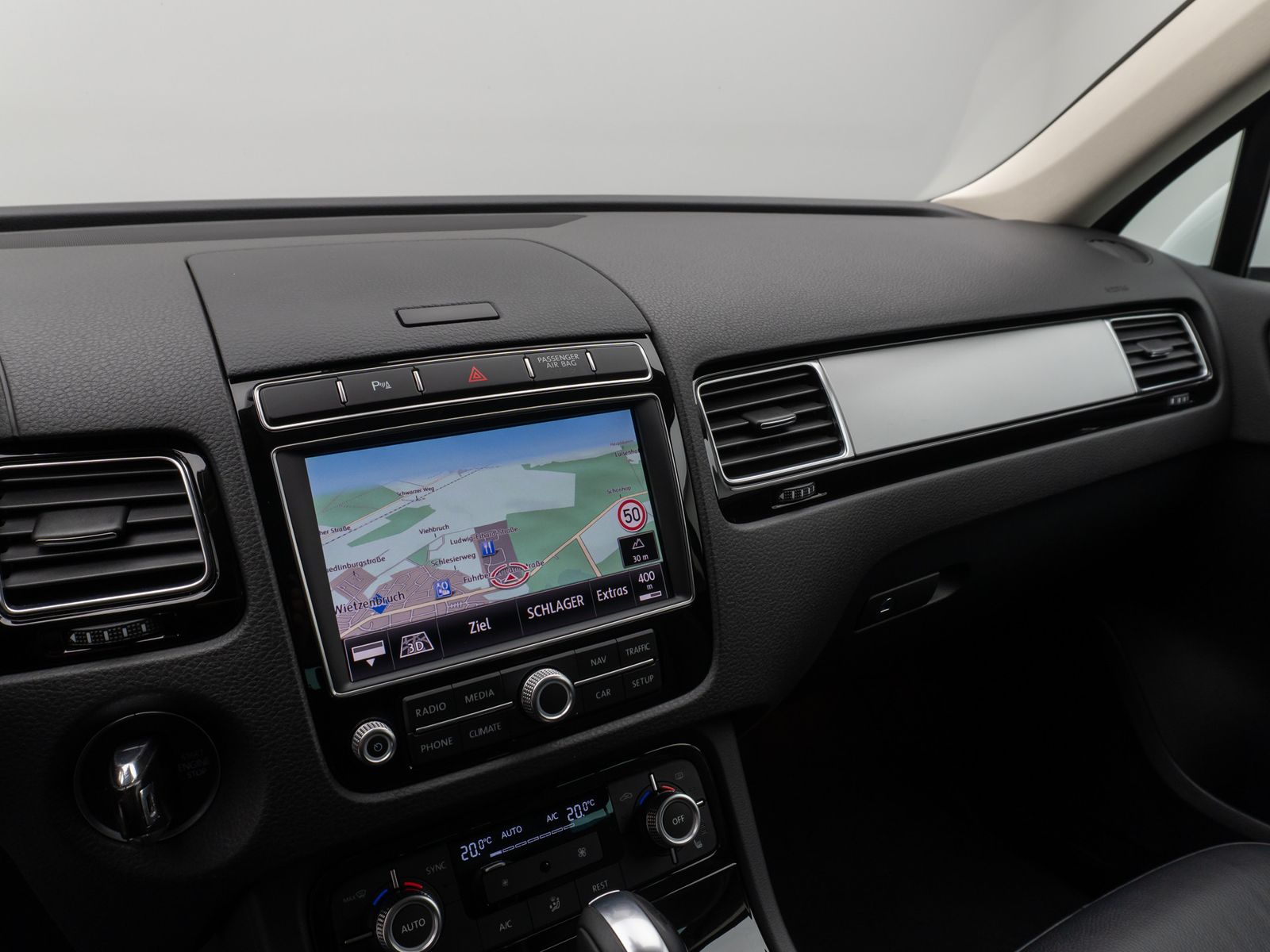 Fahrzeugabbildung Volkswagen Touareg V6 3.0 TDI Terrain Tech 4Motion PDC AHK