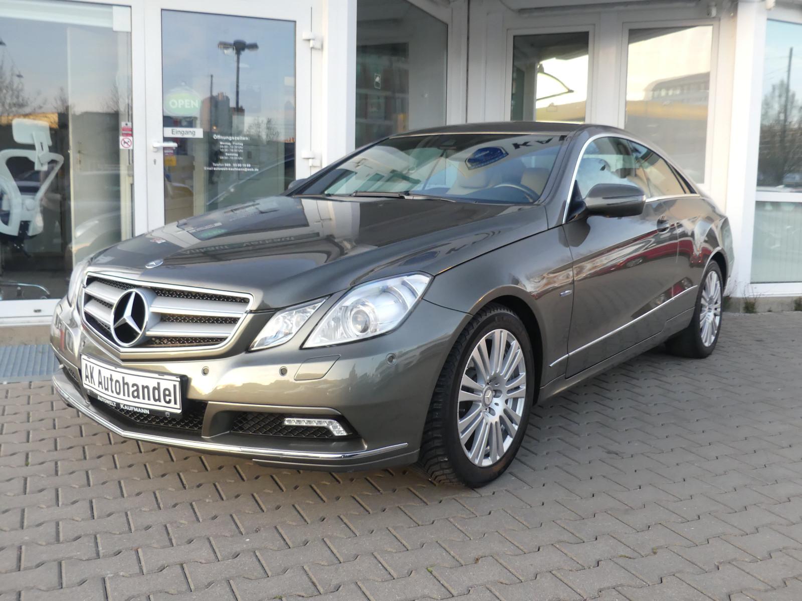 Mercedes-Benz E250 Coupé CGI Avantgarde 1.Hand Navi PDC Tempo