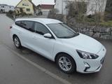 Ford Focus Turnier Cool & Connect - Ford Focus mit Halbautomatikschaltung