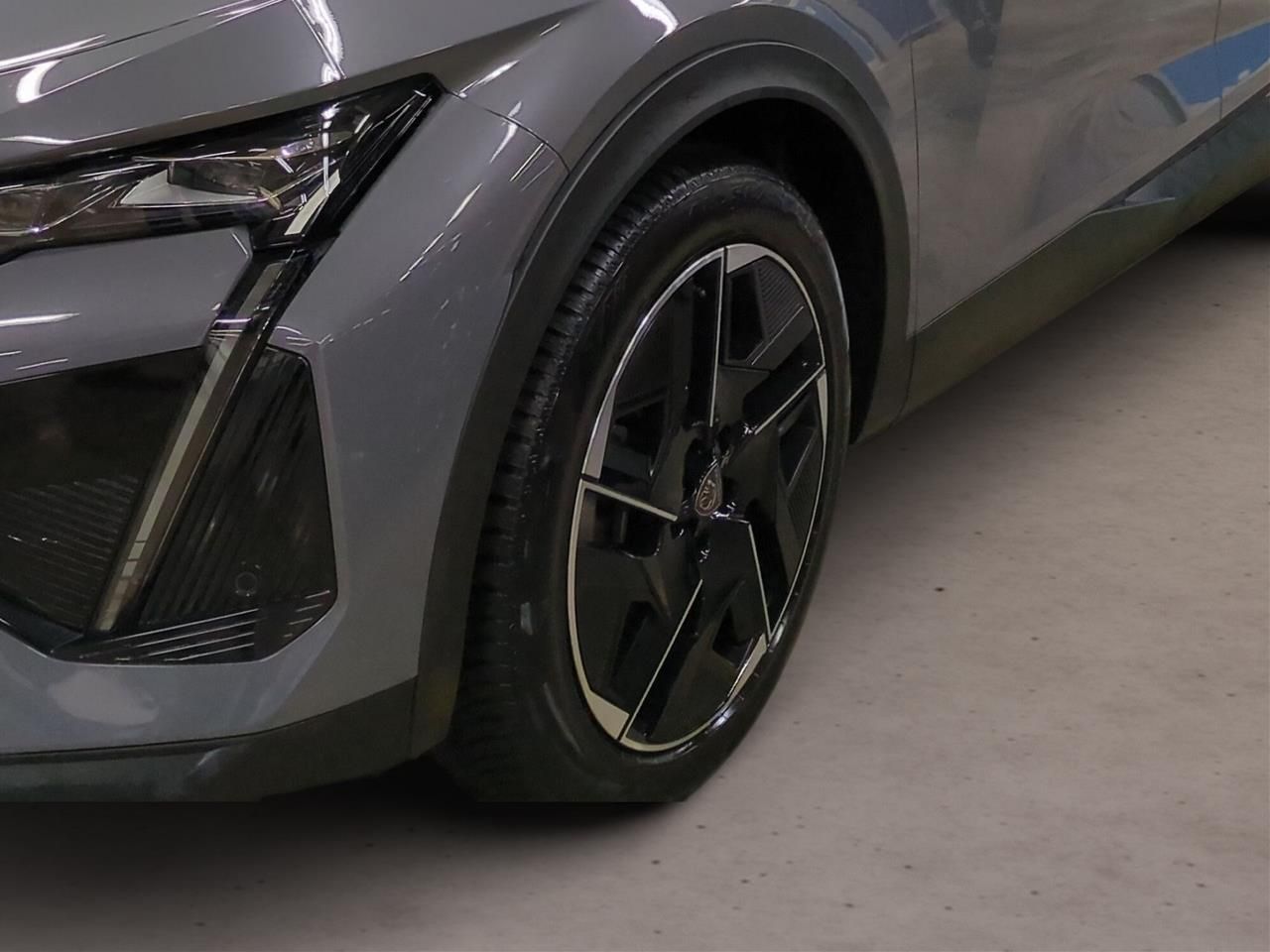 Fahrzeugabbildung Peugeot 408 GT PlugInHybrid 225 AT+Navigationssystem+Sou