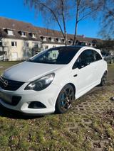 Opel Corsa D OPC NRE Nürburgring Edition - Opel Corsa OPC-Nürburgring-Edition mit Benzin-Antrieb