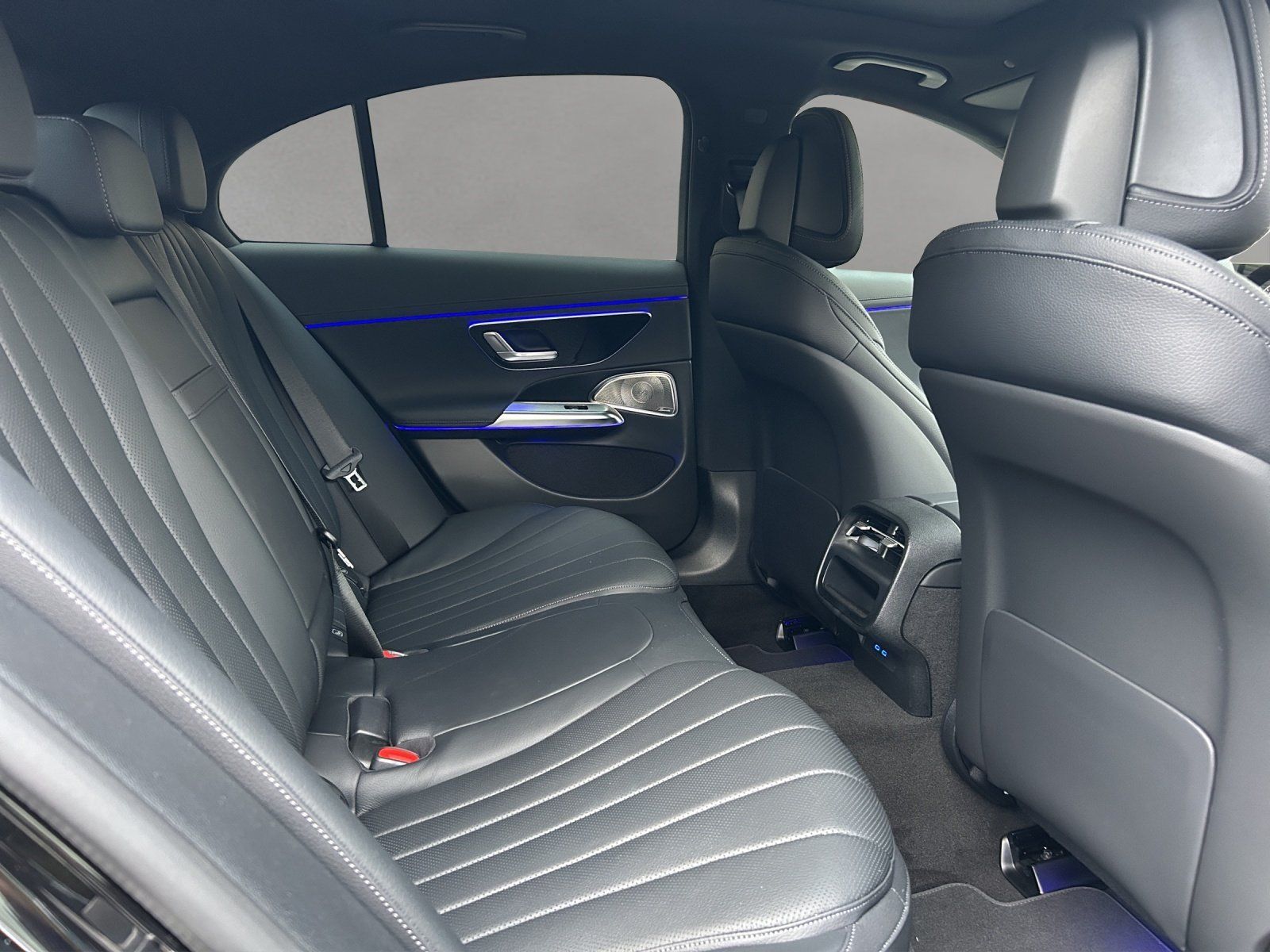 Fahrzeugabbildung Mercedes-Benz d Lim. AMG Sitzklima DISTRO 360° PANO KEYL LHZ