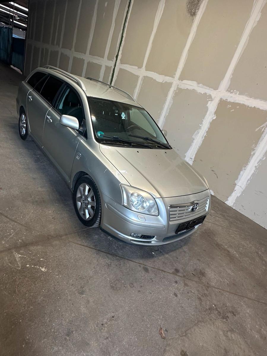 Toyota Avensis 2006 — engine 177 HP (130kW)