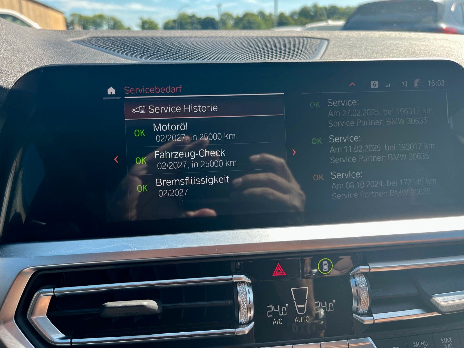 Fahrzeugabbildung BMW 320d Sport-Aut. M SPORTPAKET Navi Leder AHK LED
