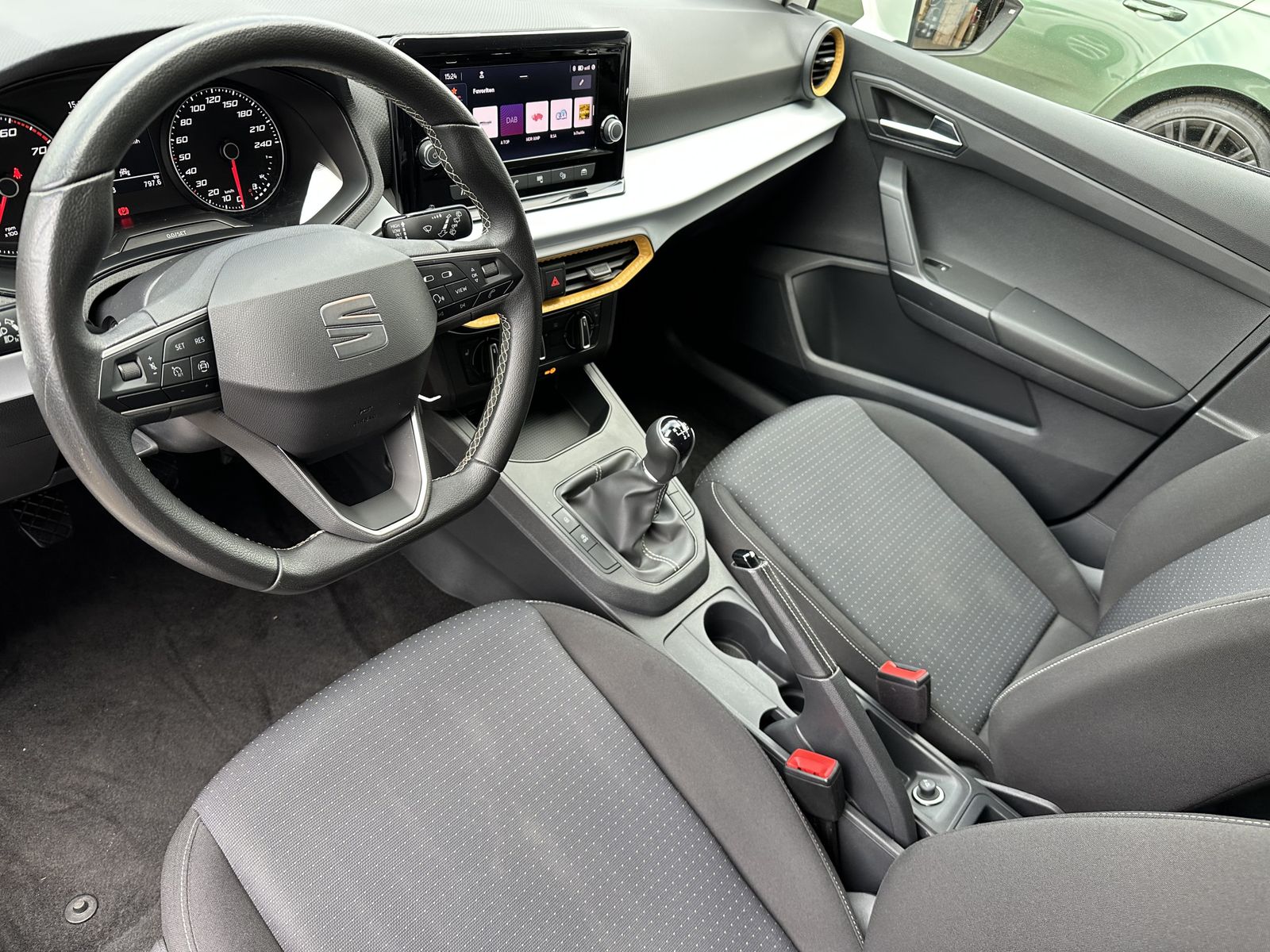 Fahrzeugabbildung SEAT Ibiza 5-Türer 1.0 TSI Style LED+TEMP+SPURHALTE