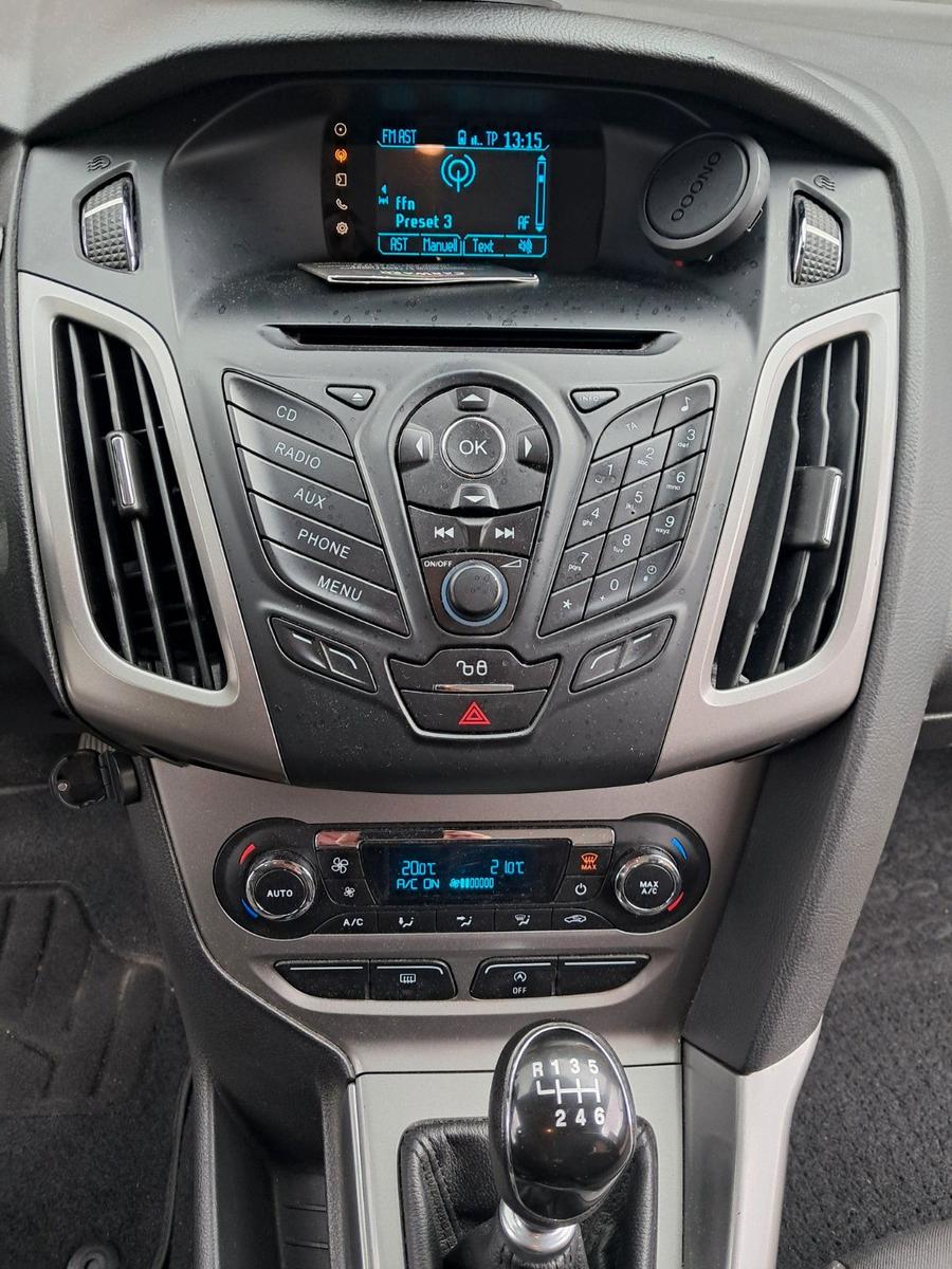 Ford Focus 2014 — photo 12