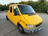 Mercedes-Benz Sprinter Abschleppwagen - Mercedes-Benz Sprinter aus 2004: Van