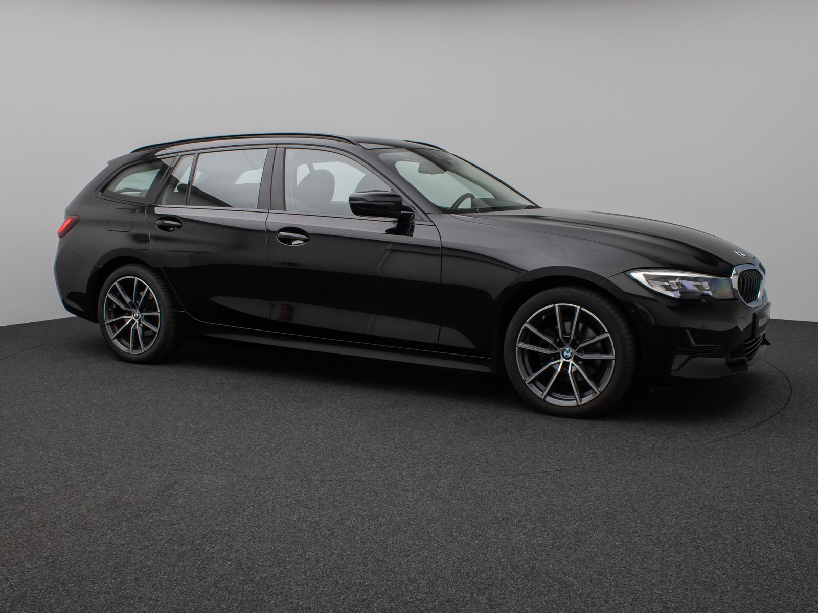 Fahrzeugabbildung BMW 320d xD Sport Line Kamera DAB HiFi Alarm AHK LED