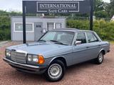 Mercedes-Benz 240 D H-Zulassung/5-Gang/3.Hand/TÜV neu/Zentral. - Mercedes 240 mit Schiebedach
