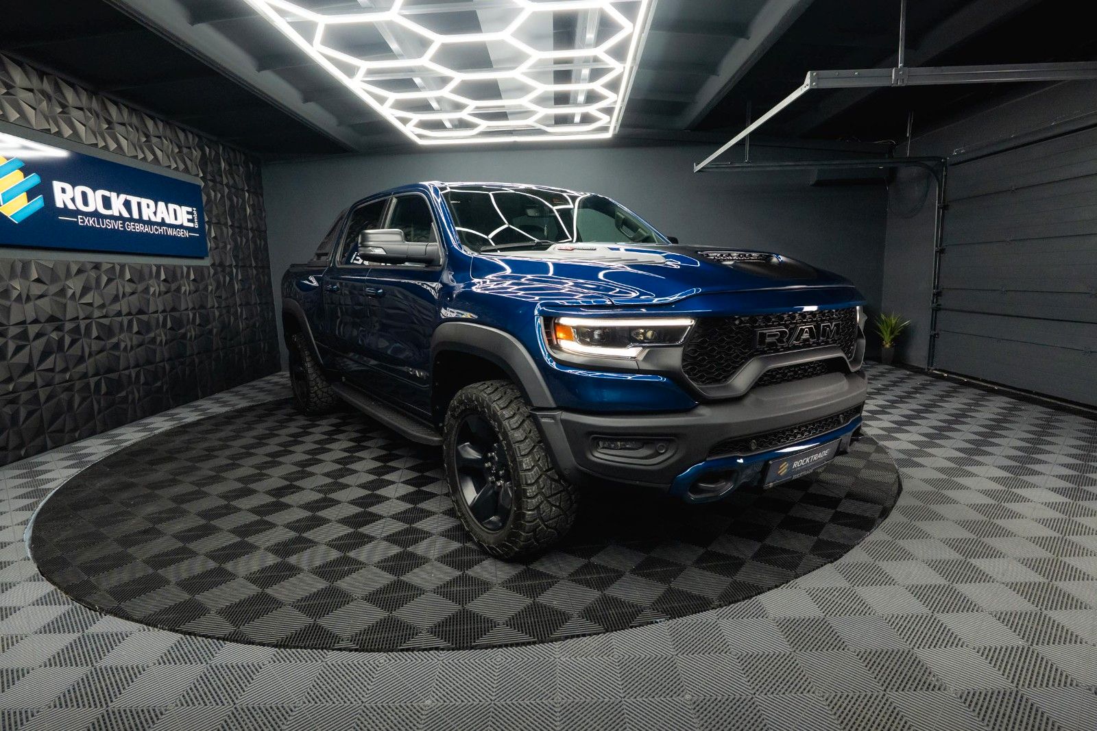Fahrzeugabbildung Dodge RAM 5.7 V8 HEMI 4x4 LARAMIE TRX OFFROAD PAKET