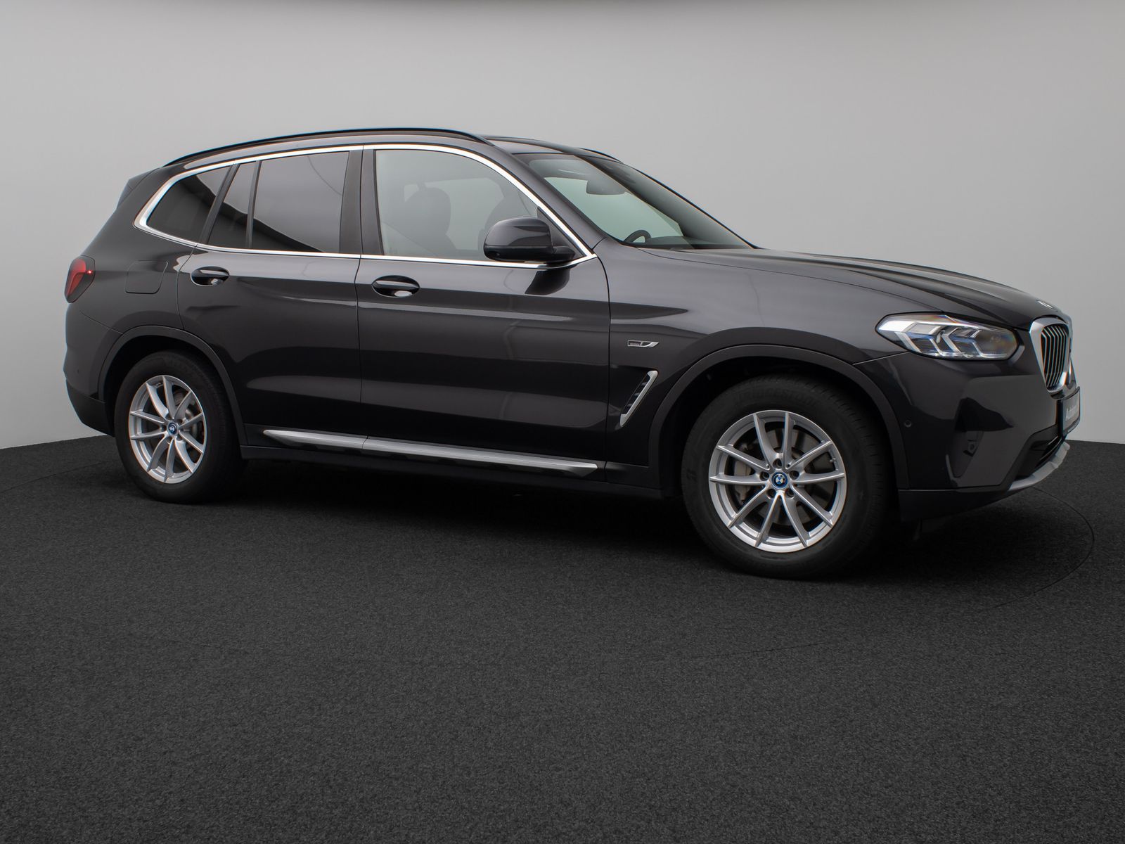 Fahrzeugabbildung BMW X3 xD30e Panorama Laser 360°HUD DAB HiFi Sport