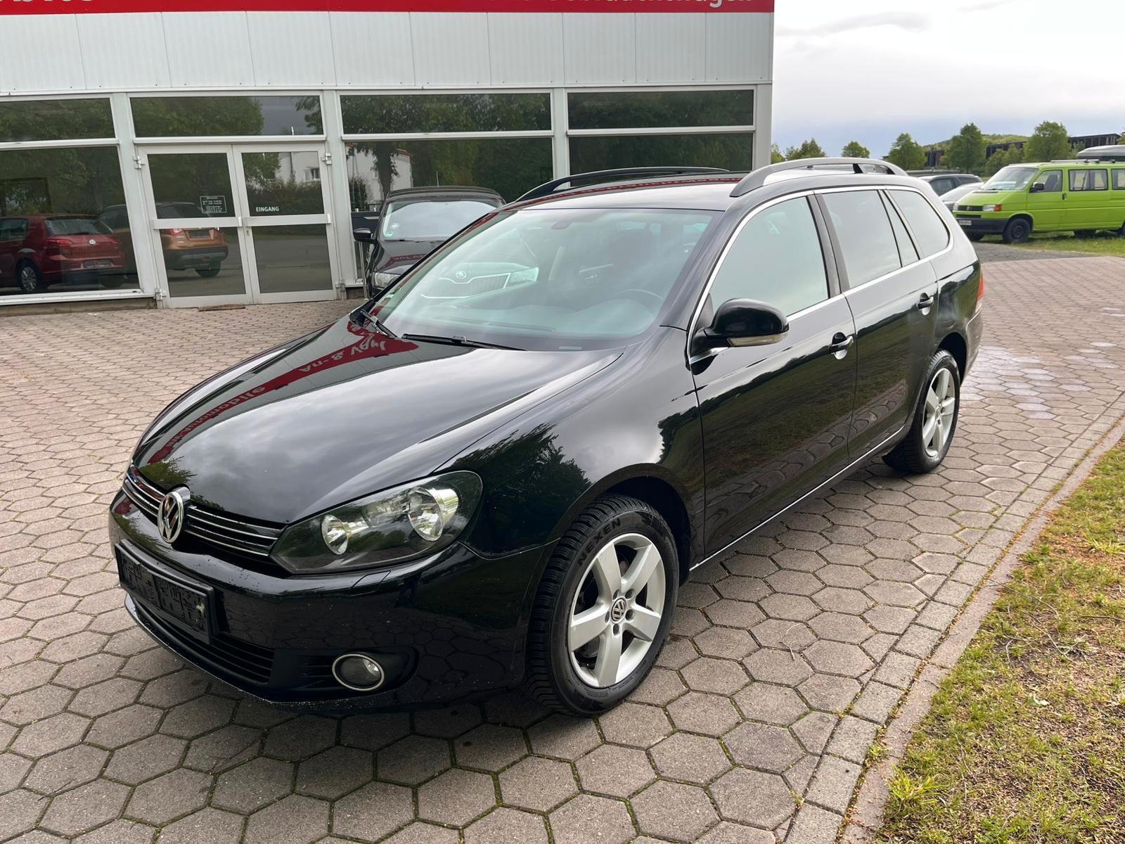 Volkswagen Golf 2013 — interior
